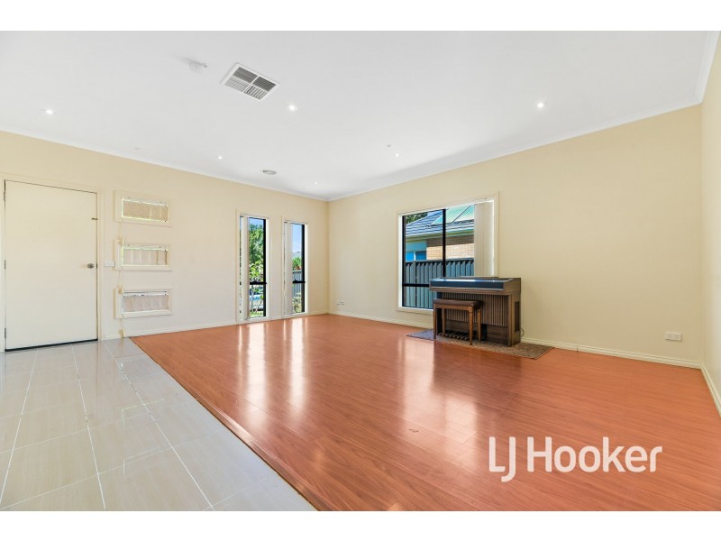 7 Downing Square, Pakenham VIC 3810