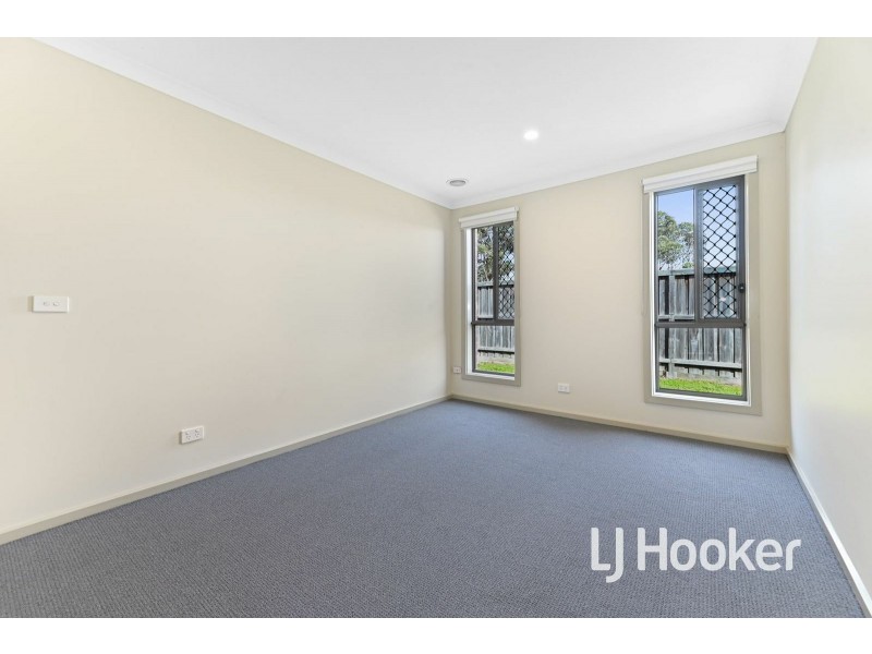 22 Garland Street, Pakenham VIC 3810