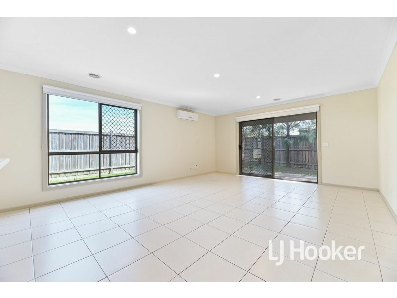 22 Garland Street, Pakenham VIC 3810