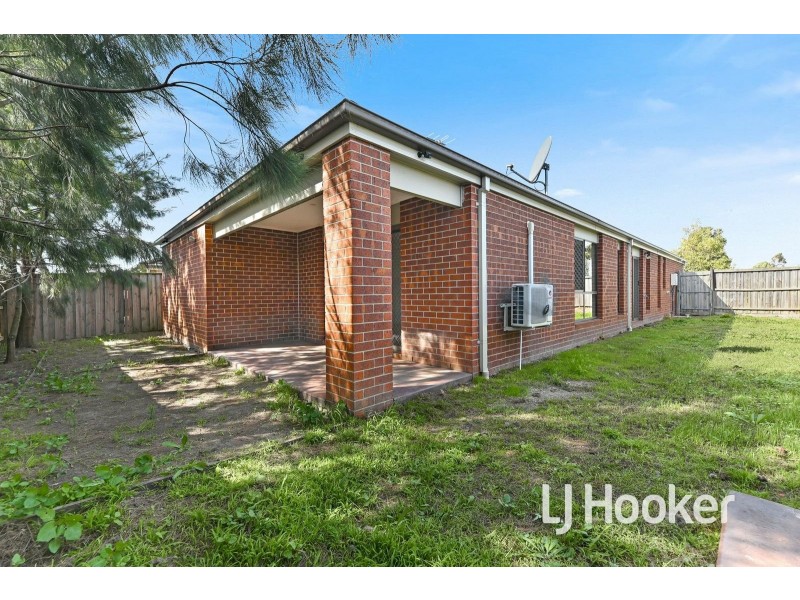 22 Garland Street, Pakenham VIC 3810