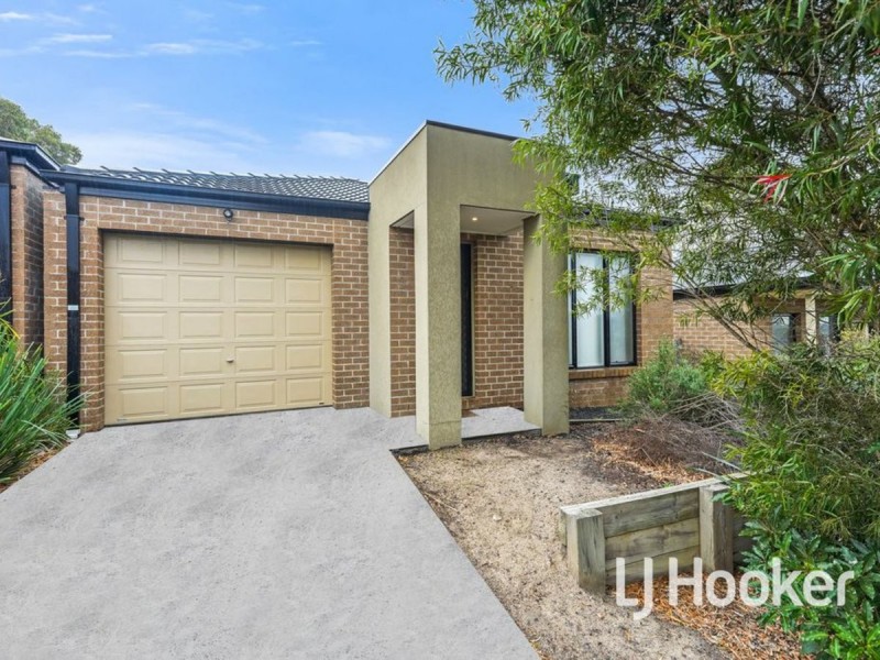 Unit 8/103 Army Road, Pakenham VIC 3810