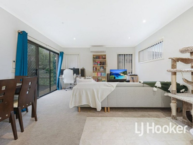 Unit 8/103 Army Road, Pakenham VIC 3810