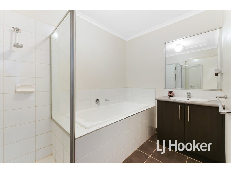 7/107 Army Road, Pakenham VIC 3810