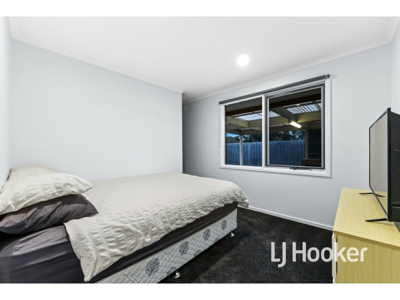21 Bluegrass Crescent, Pakenham VIC 3810