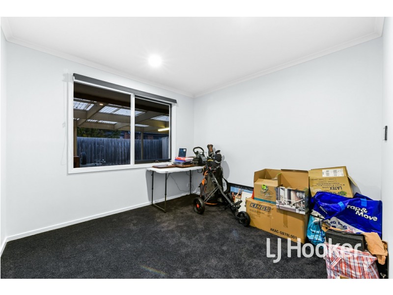 21 Bluegrass Crescent, Pakenham VIC 3810