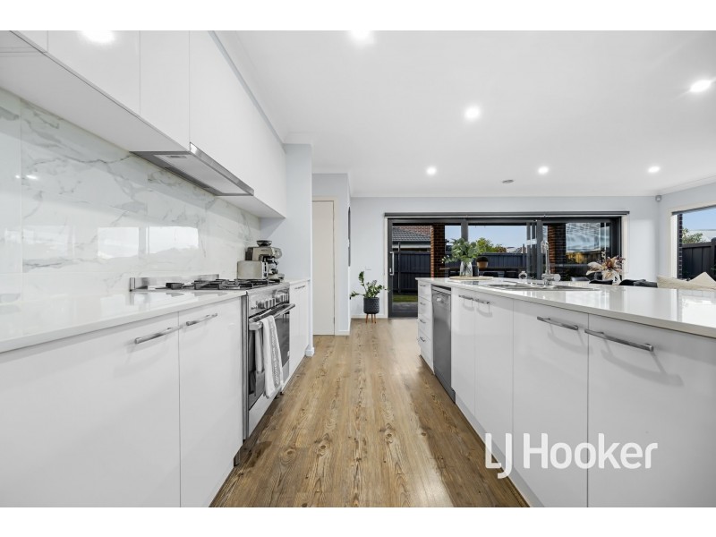 2 Juniper Street, Officer VIC 3809