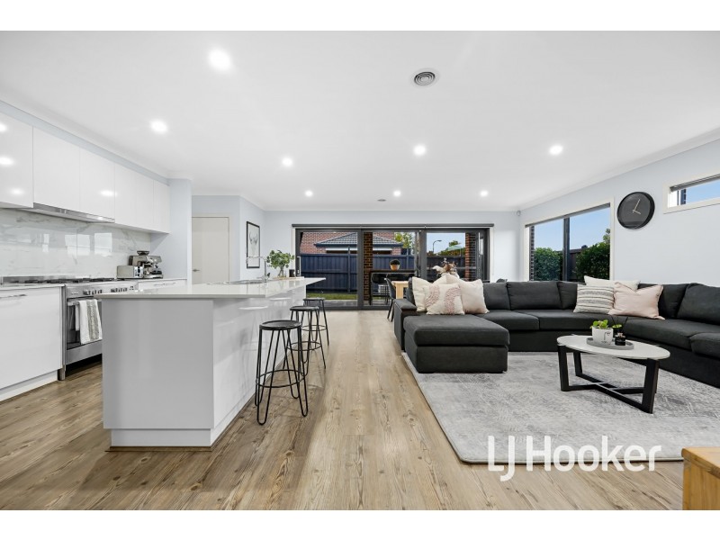 2 Juniper Street, Officer VIC 3809