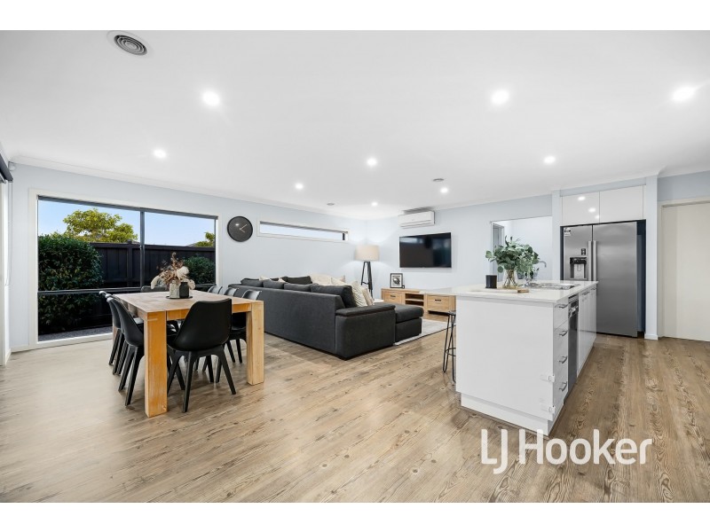 2 Juniper Street, Officer VIC 3809