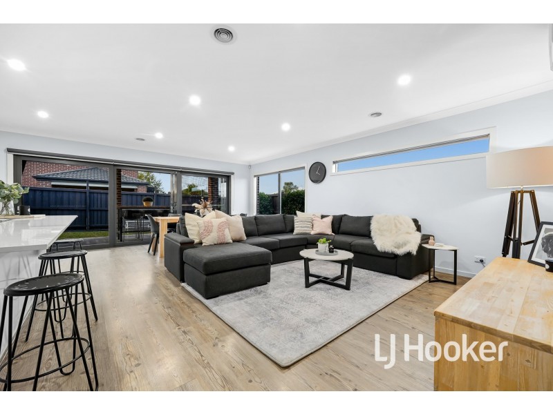 2 Juniper Street, Officer VIC 3809