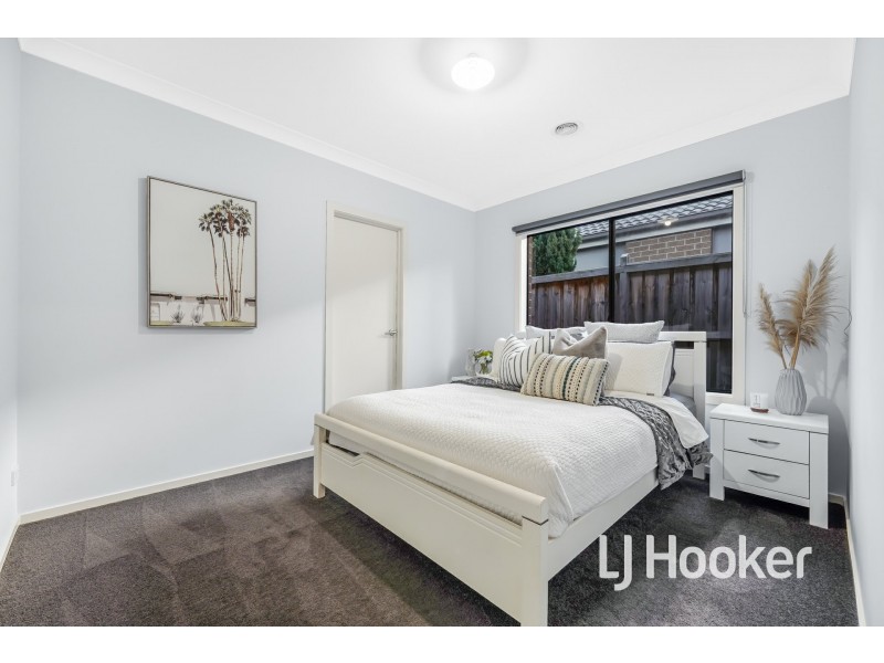 2 Juniper Street, Officer VIC 3809