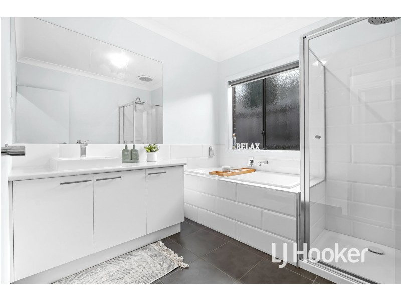 2 Juniper Street, Officer VIC 3809