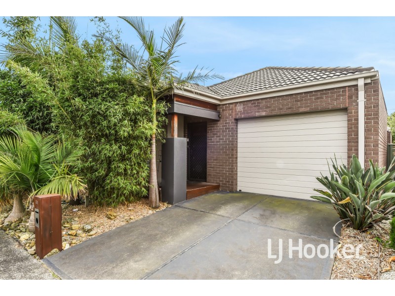 31 Cohens Way, Pakenham VIC 3810