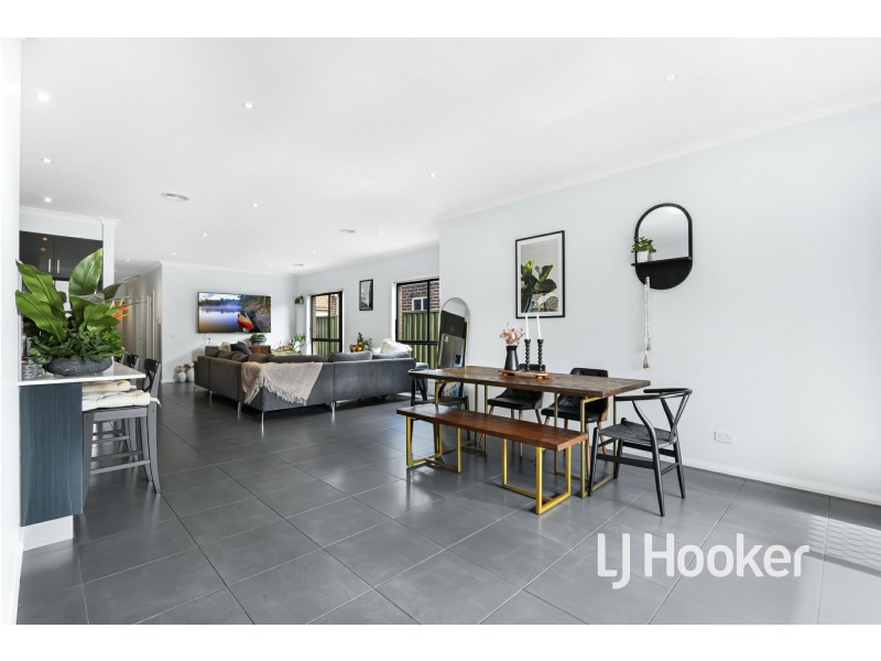 31 Cohens Way, Pakenham VIC 3810