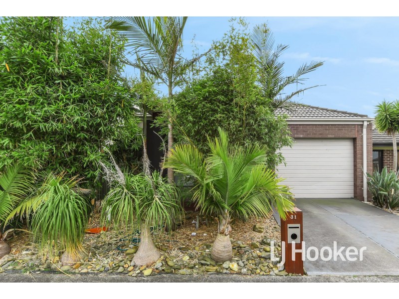 31 Cohens Way, Pakenham VIC 3810