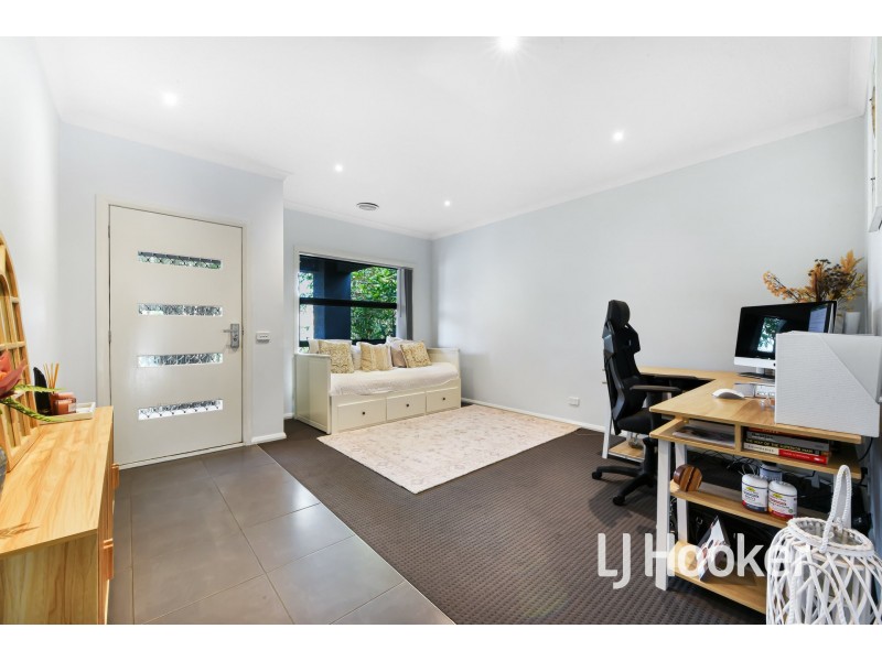 31 Cohens Way, Pakenham VIC 3810
