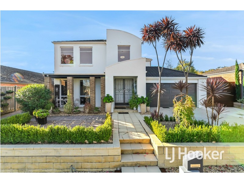 14 Fallingwater Drive, Pakenham VIC 3810