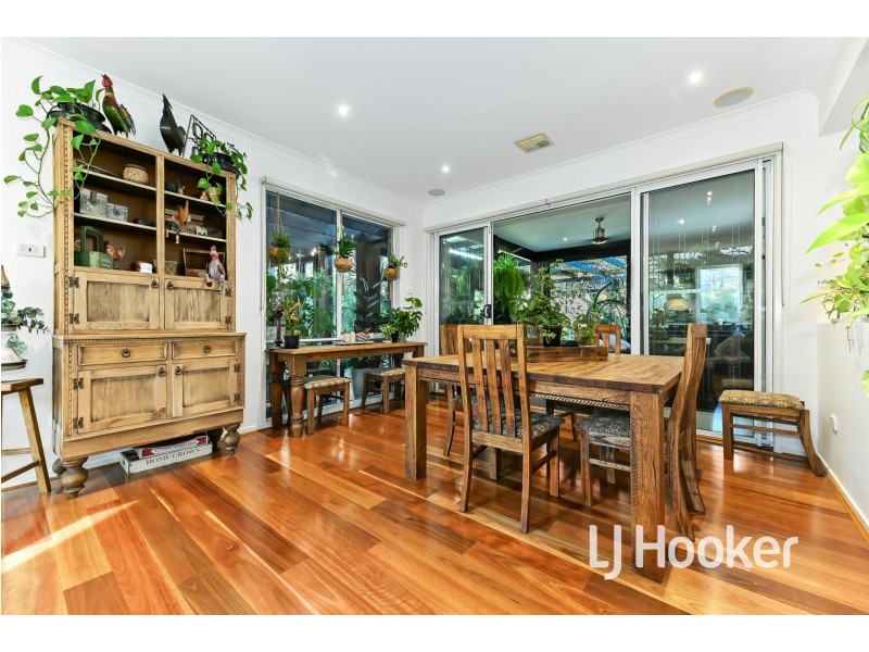 14 Fallingwater Drive, Pakenham VIC 3810