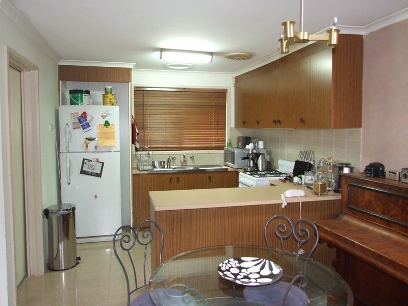 1/10 Wadsley Avenue, Pakenham VIC 3810