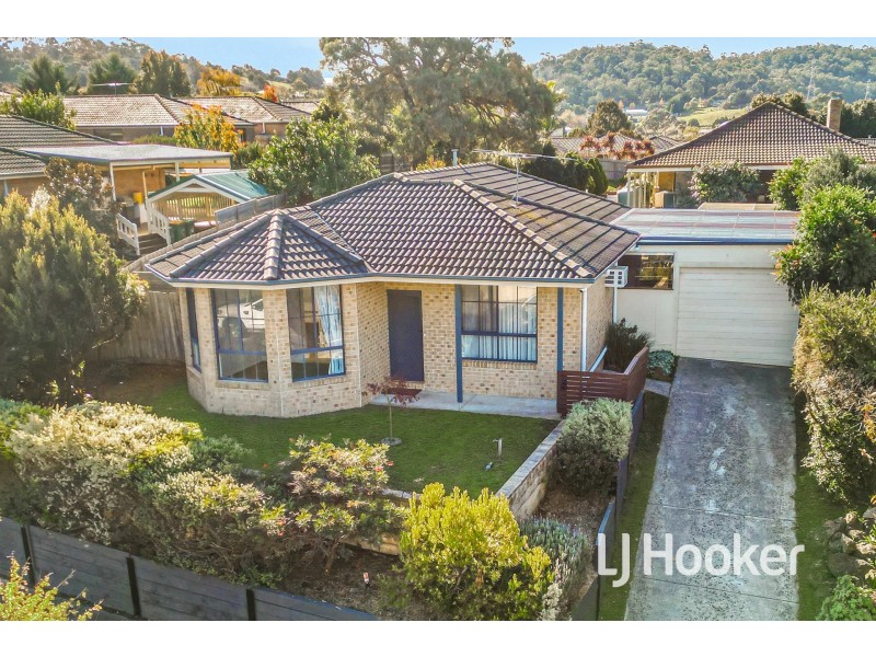 22 Ash Crescent, Pakenham VIC 3810
