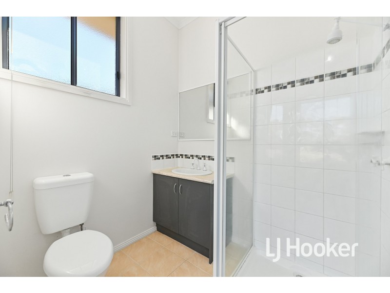 22 Ash Crescent, Pakenham VIC 3810