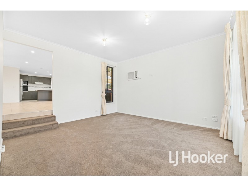 22 Ash Crescent, Pakenham VIC 3810