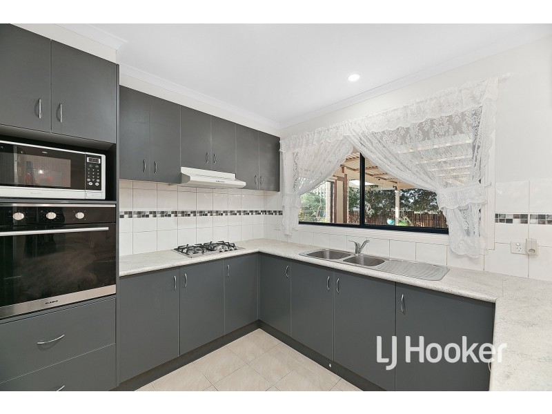 22 Ash Crescent, Pakenham VIC 3810