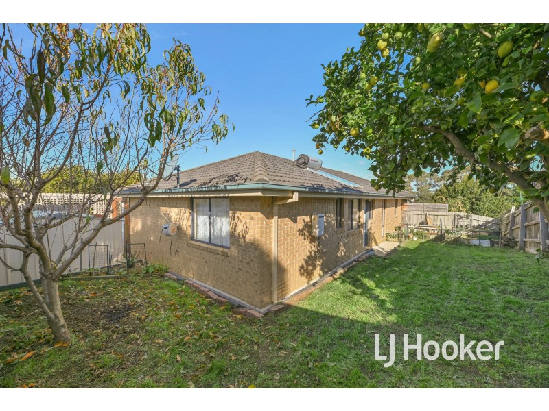 22 Ash Crescent, Pakenham VIC 3810