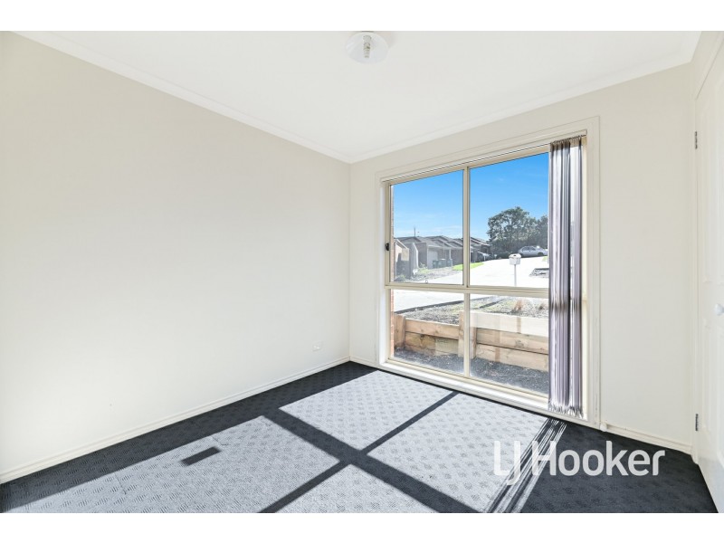 27/18 Ben Drive, Pakenham VIC 3810