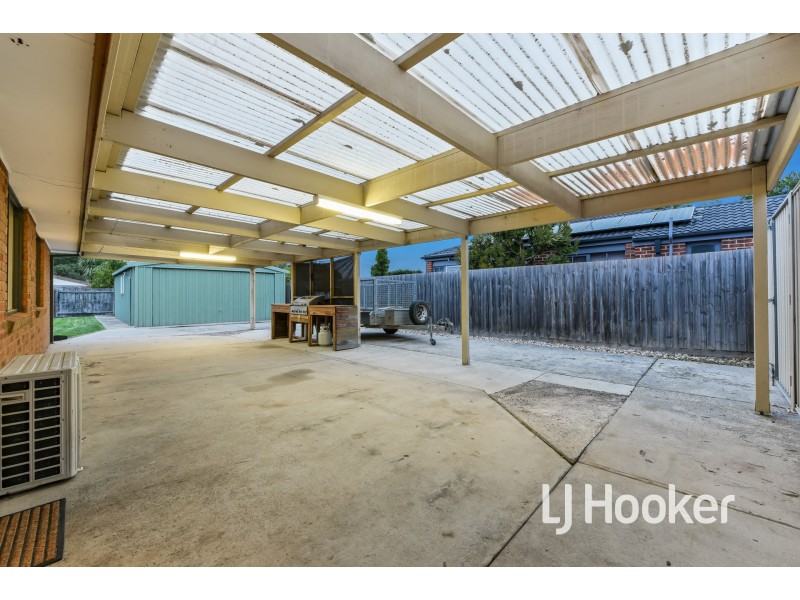 21 Bluegrass Crescent, Pakenham VIC 3810