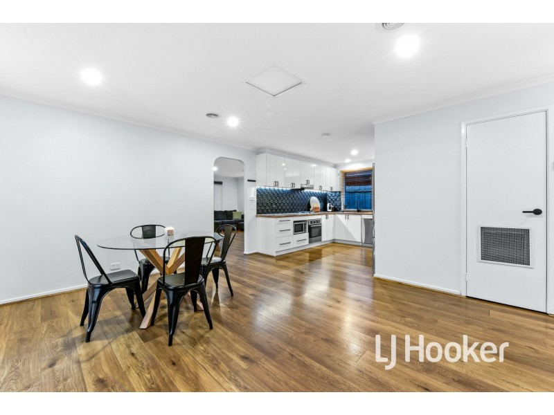 21 Bluegrass Crescent, Pakenham VIC 3810