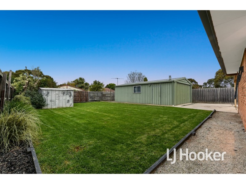 21 Bluegrass Crescent, Pakenham VIC 3810