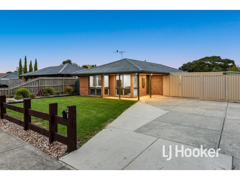 21 Bluegrass Crescent, Pakenham VIC 3810