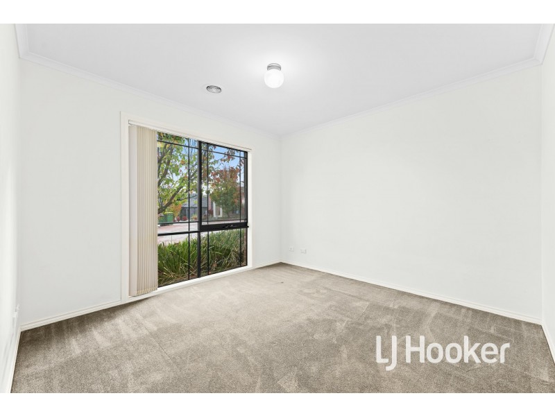 24/107 Army Road, Pakenham VIC 3810