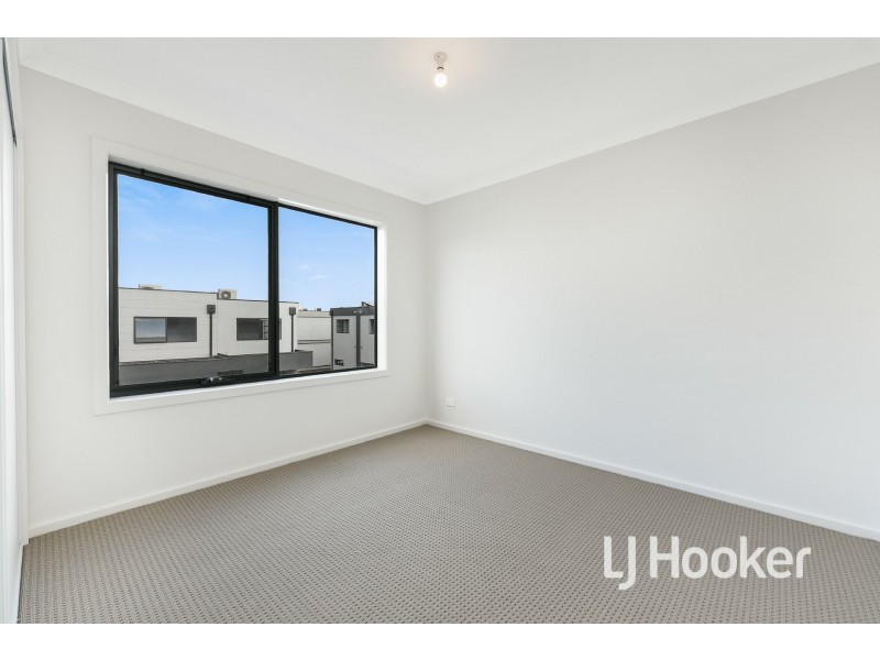 33 Rubus Way, Pakenham VIC 3810