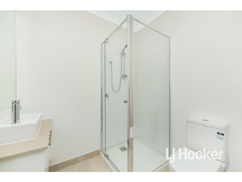 33 Rubus Way, Pakenham VIC 3810