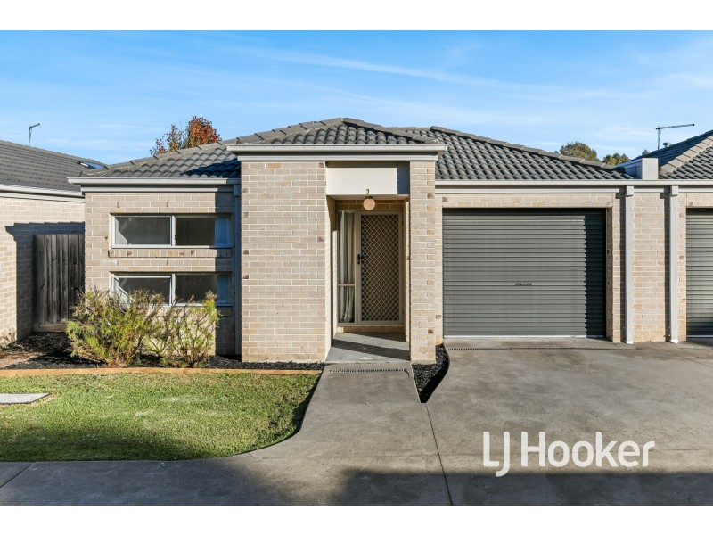 3/34 Sir Thomas Drive, Pakenham VIC 3810