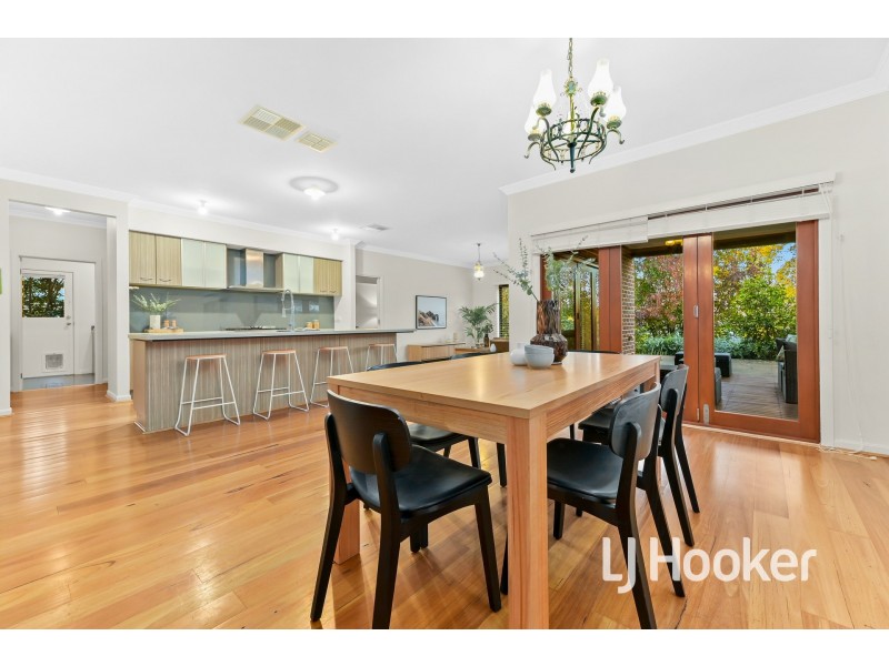 13 Sheldon Drive, Berwick VIC 3806
