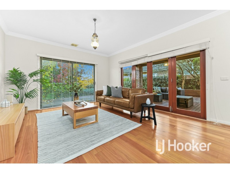 13 Sheldon Drive, Berwick VIC 3806