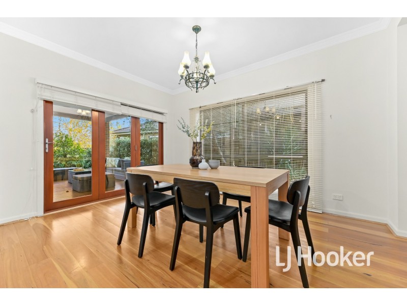 13 Sheldon Drive, Berwick VIC 3806