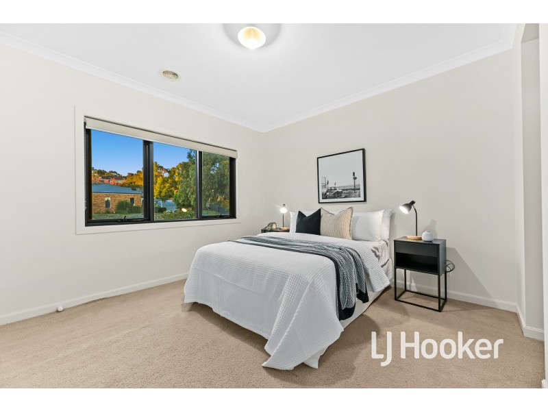 13 Sheldon Drive, Berwick VIC 3806