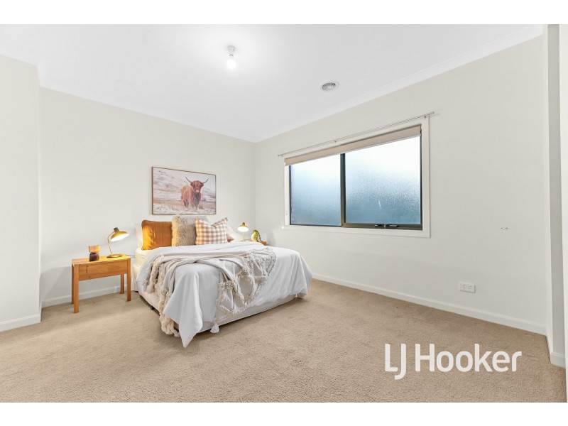 13 Sheldon Drive, Berwick VIC 3806