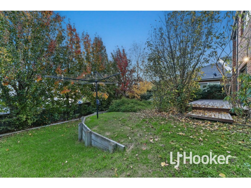 13 Sheldon Drive, Berwick VIC 3806