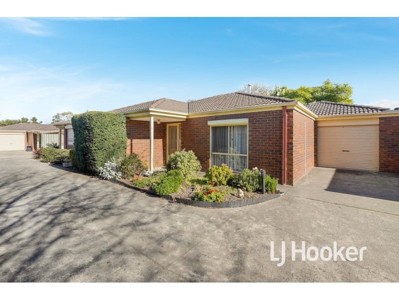 3/9 Henty Street, Pakenham VIC 3810
