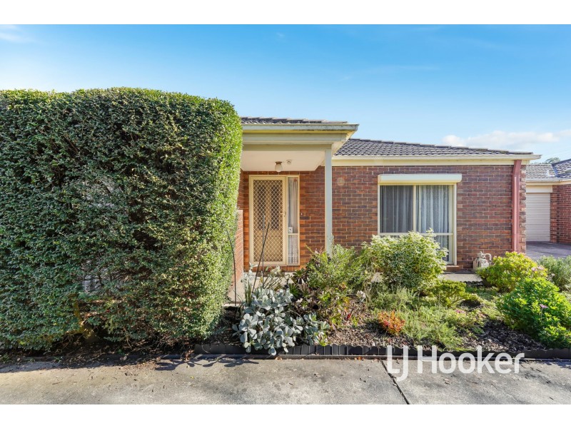 3/9 Henty Street, Pakenham VIC 3810