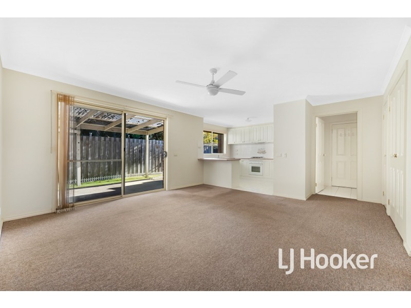 3/9 Henty Street, Pakenham VIC 3810