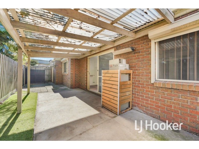 3/9 Henty Street, Pakenham VIC 3810