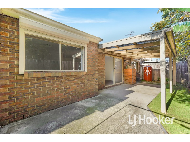 3/9 Henty Street, Pakenham VIC 3810