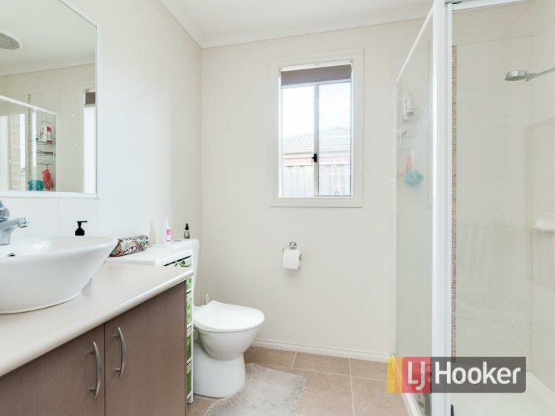 68 Algerd Way, Pakenham VIC 3810