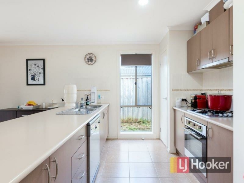 68 Algerd Way, Pakenham VIC 3810