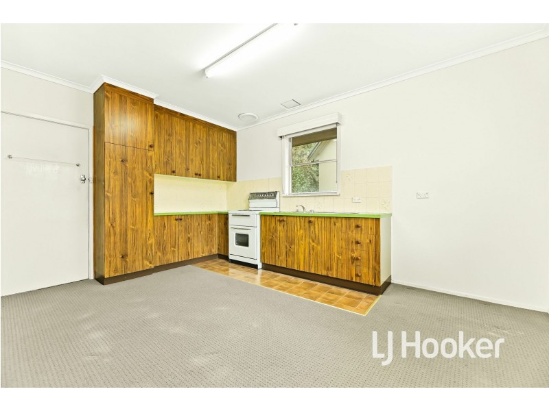 13 Deveney Street, Pakenham VIC 3810